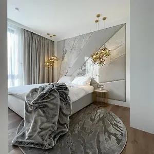  Apartament Luxury Gold 300m From The